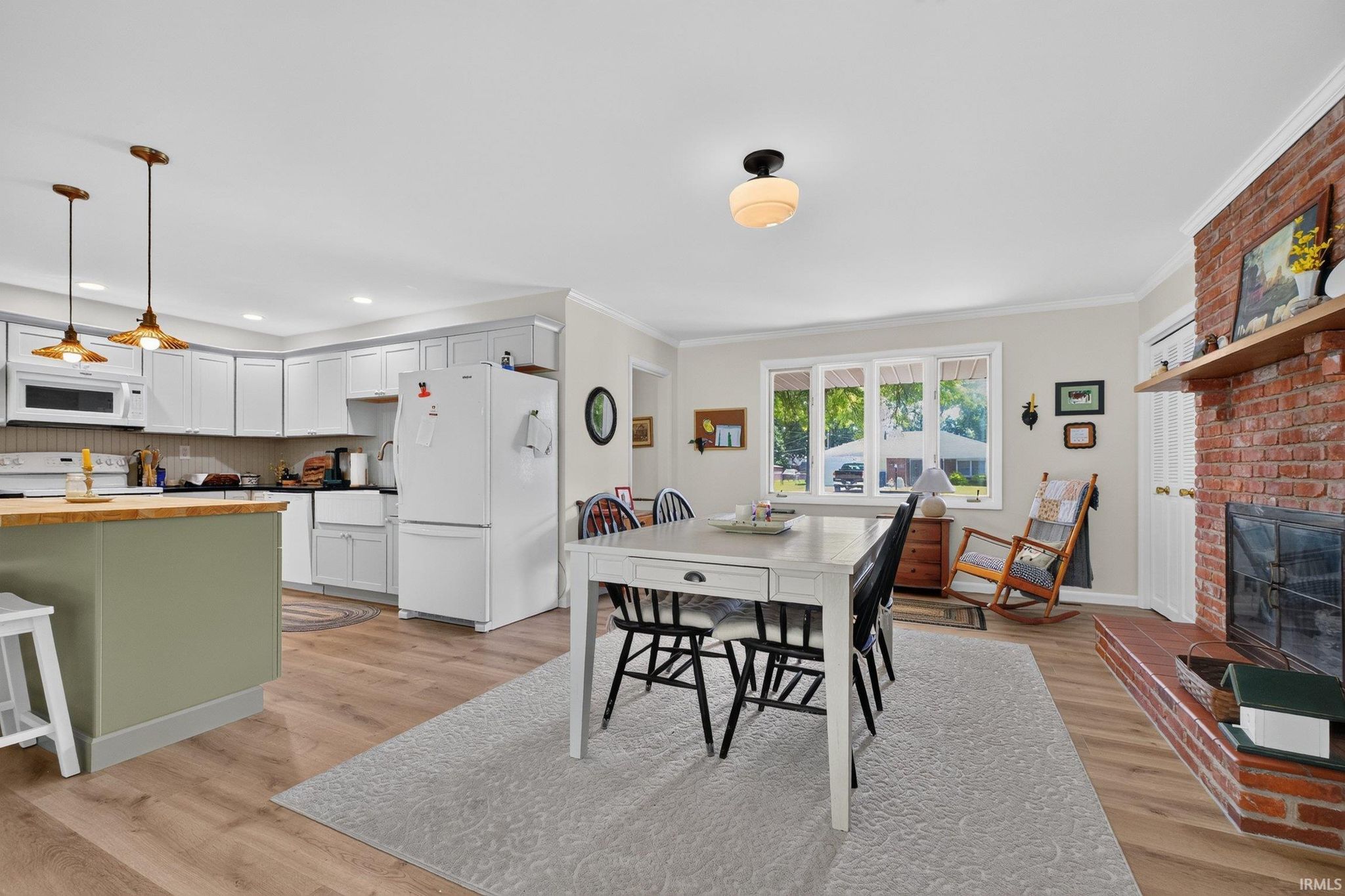 Image of 213 N Bayberry Lane