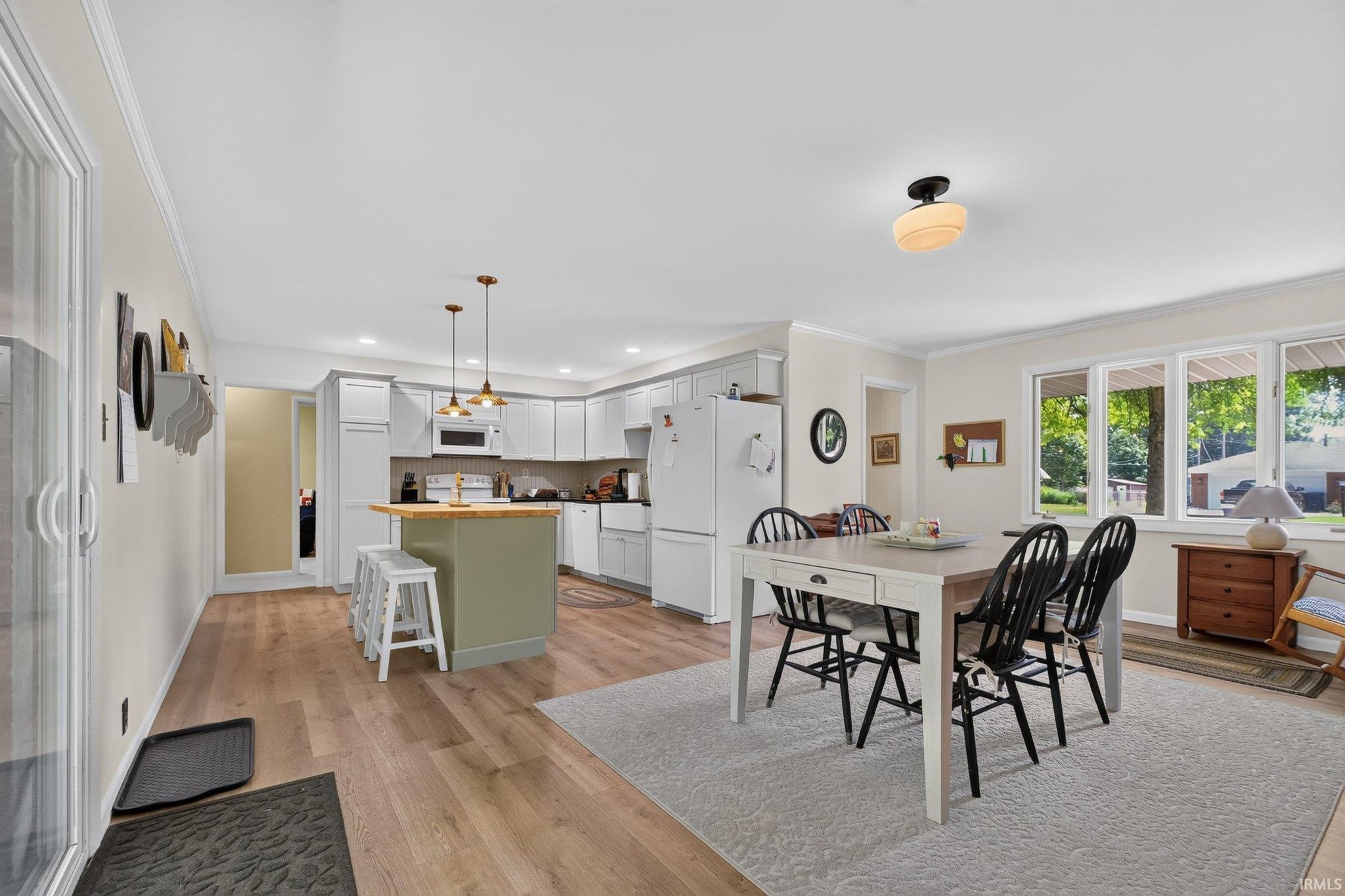 Image of 213 N Bayberry Lane